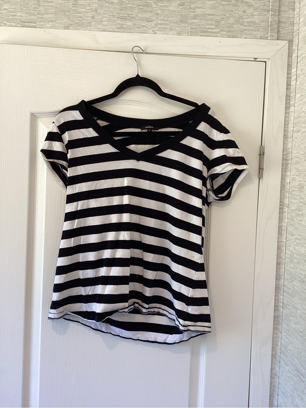 Ambiance Black and White Striped V-Neck Top 1XL EUC